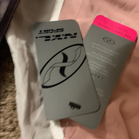 2 gym shorts - Picture 10 of 11